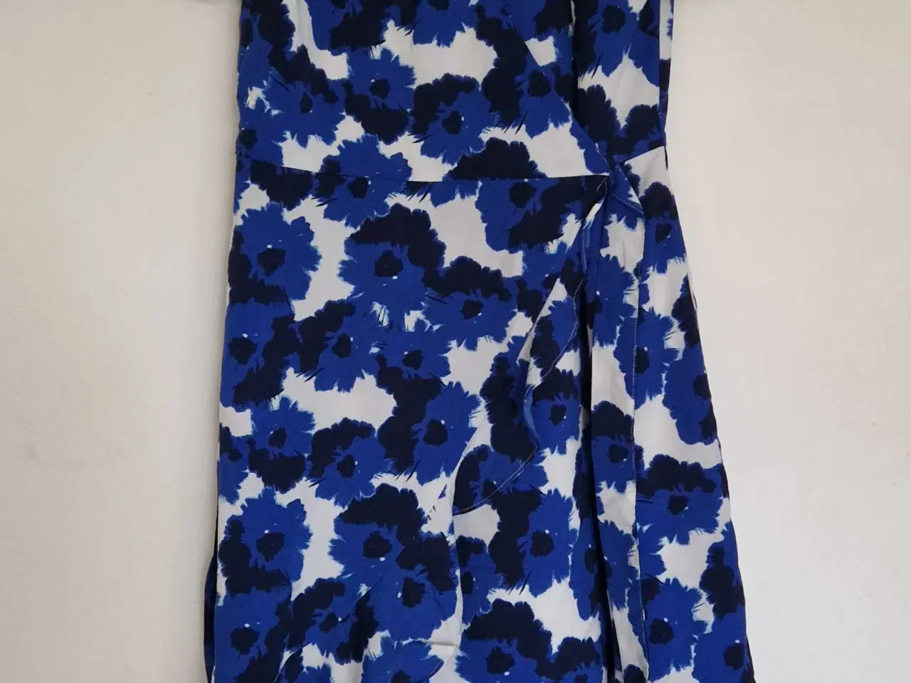 Billede 1 - Blå og hvid kjole