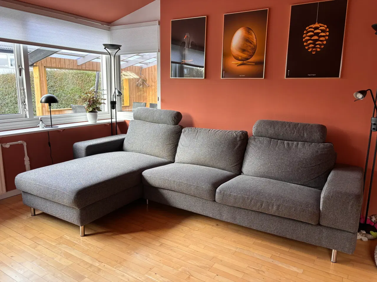 Billede 2 - Sofa med mekanisk chaiselong + nakkestøtter