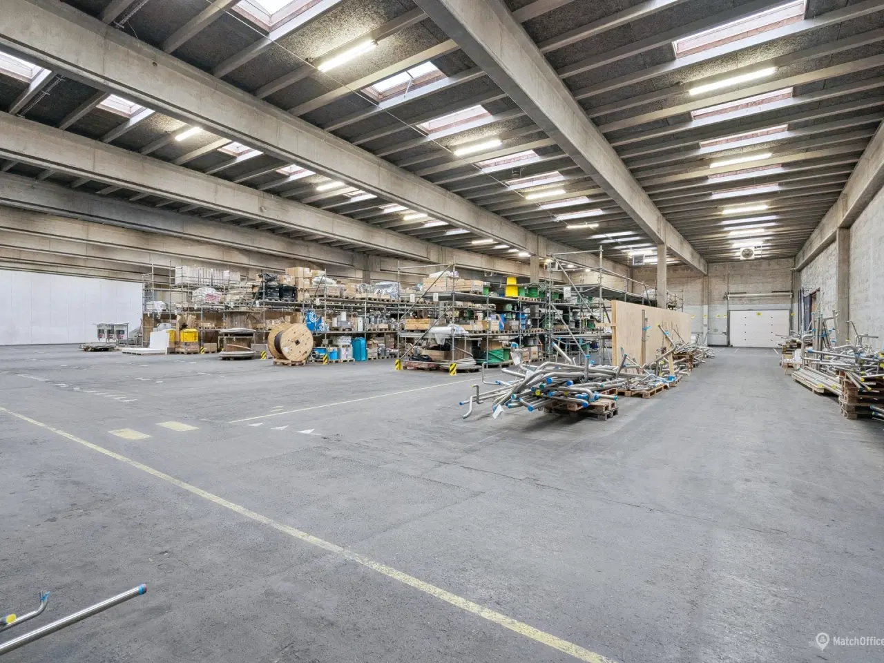 Billede 3 - Højloftet lagerlokale til leje på Naverland med stor fleksibilitet og all inklusive