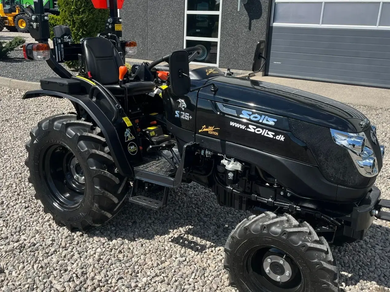 Billede 22 - Solis S26 Limited Edition i sort 6+2 Gearmaskine med Servostyring og brede traktorhjul