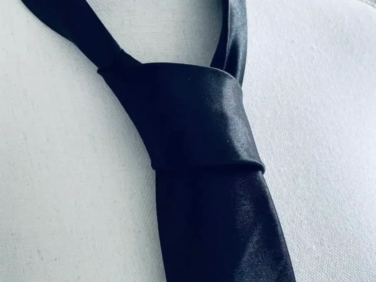 Billede 5 - Sort slips i god stand