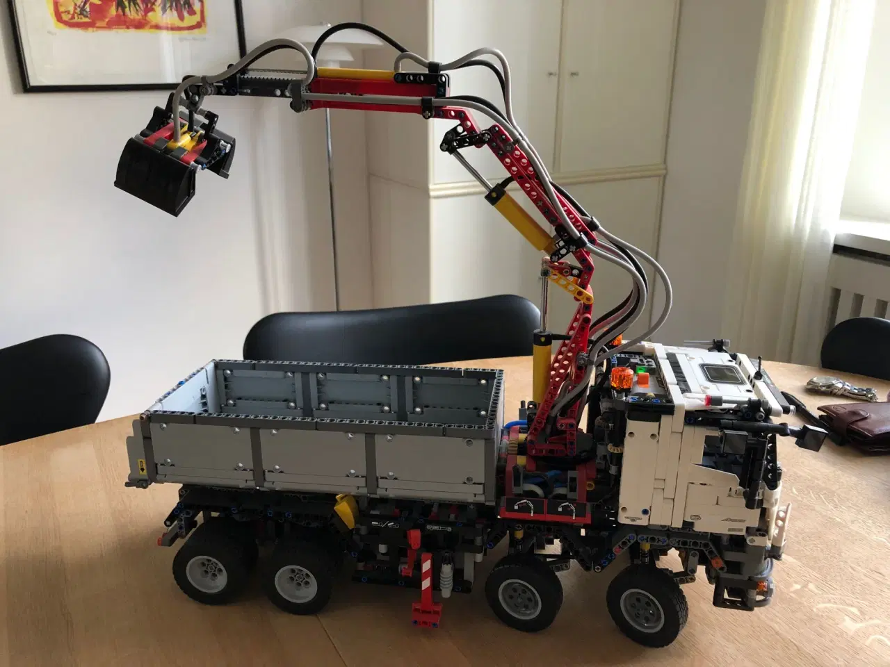 Billede 1 - LEGO model 42043 - Lastbil med kran