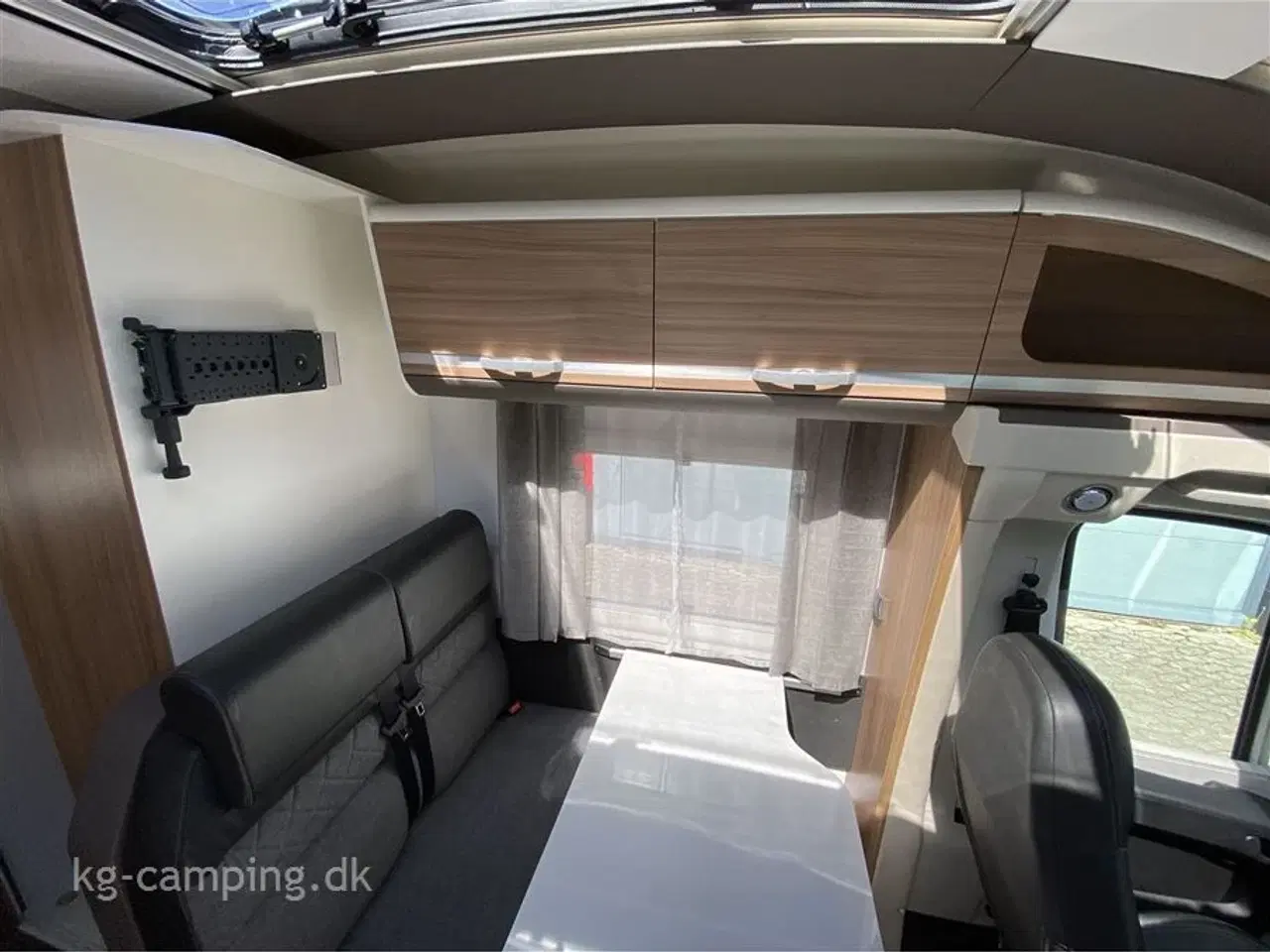 Billede 14 - 2021 - Adria Coral AXESS S600 SL   Særdeles velholdt CORAL Axcess autocamper