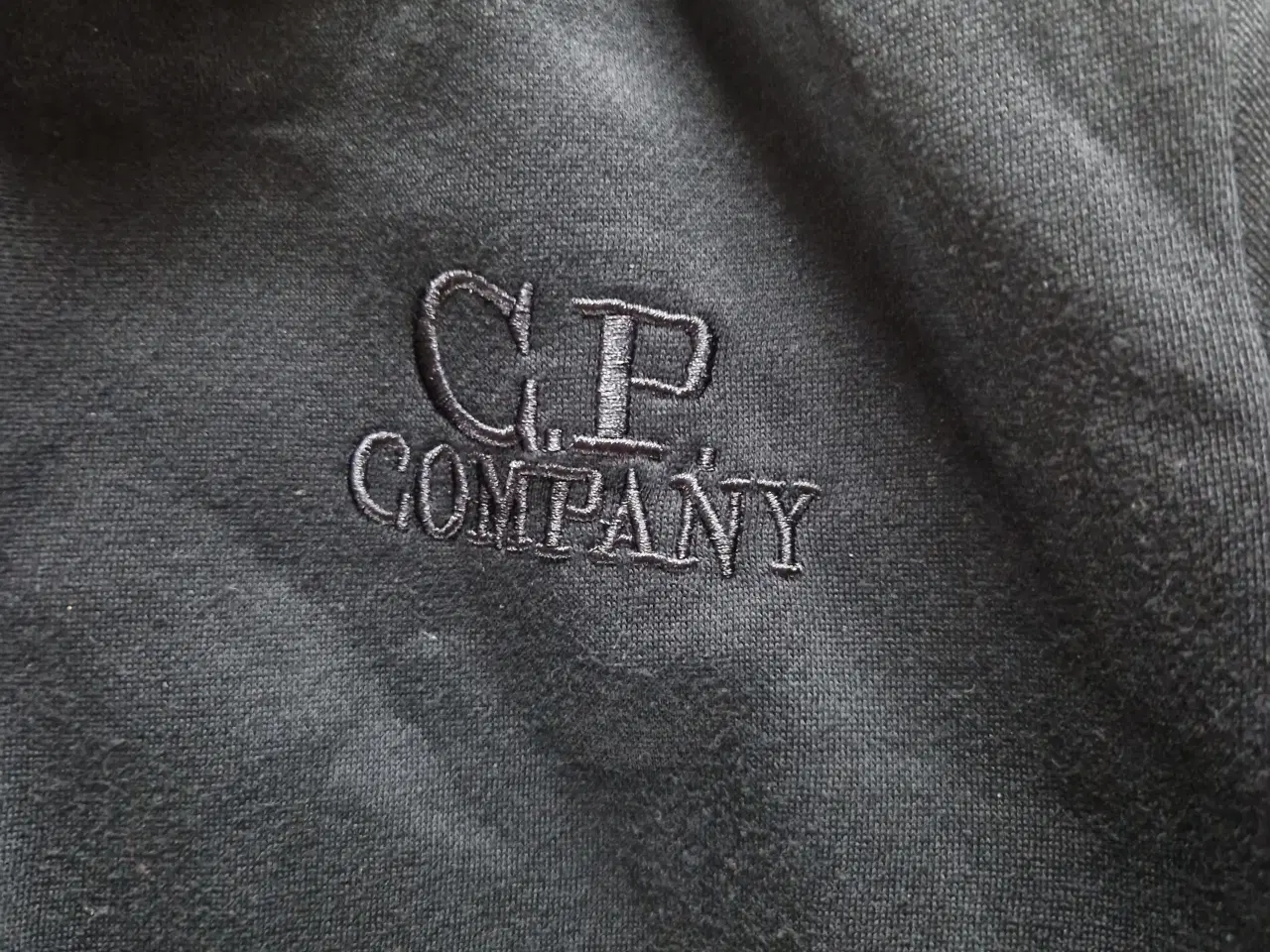 Billede 9 - C.P. Company hoodie med goggles str M sort