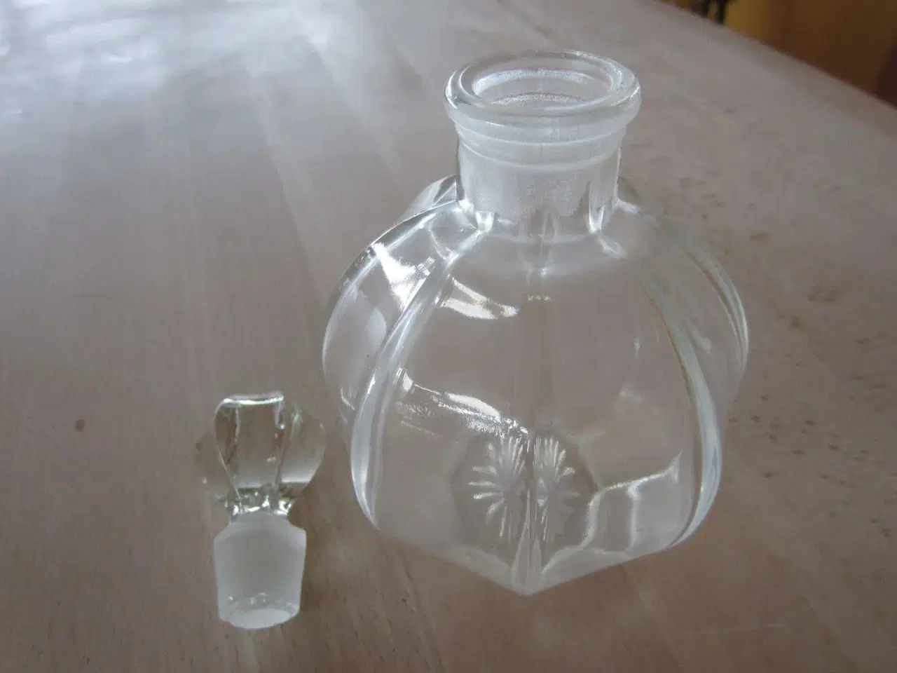 Billede 2 - Flot gammel krukke i glas til pynt