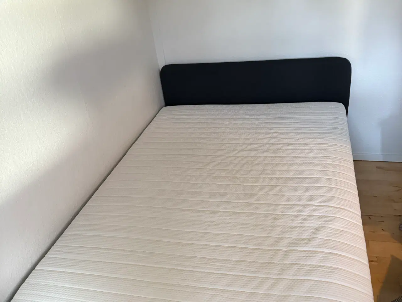 Billede 2 - 1 måned gammel madras+topmadras - 140x200 