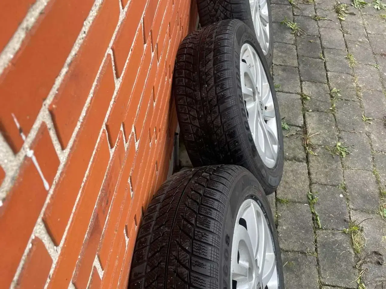 Billede 3 - 16” Originale Renault Alufælge med vinterdæk