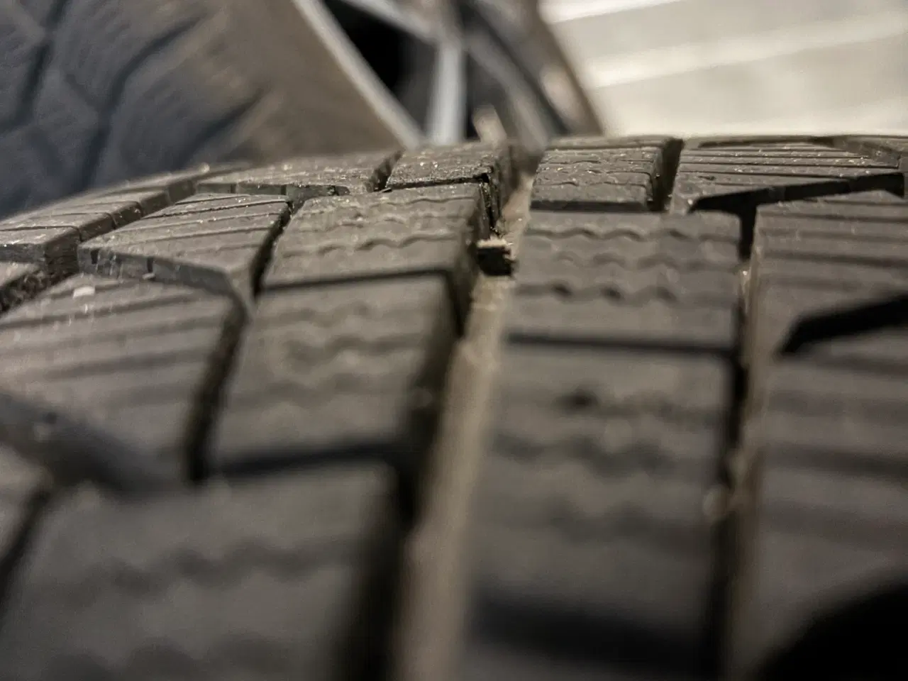 Billede 2 - Flotte alufælge med vinterdæk