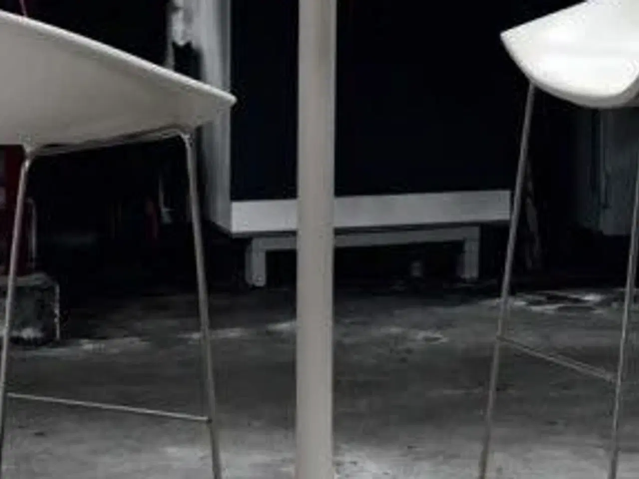 Billede 1 - Barbord i corian 