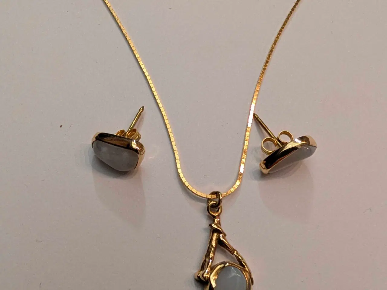 Billede 3 - Guld sæt halskæde ørestikker og vedhæng.samæet