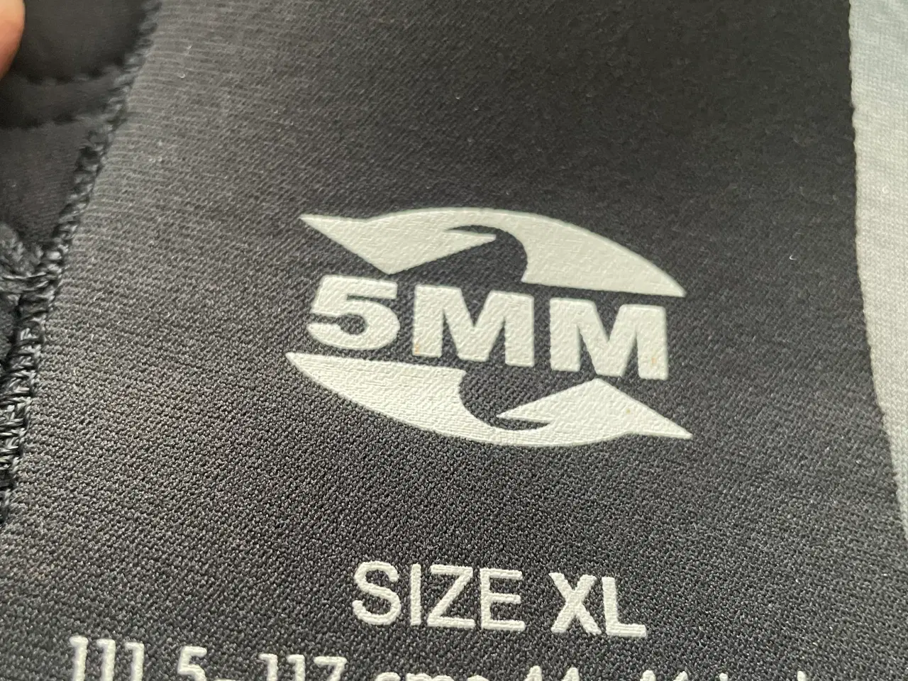 Billede 3 - Våddragter nye 