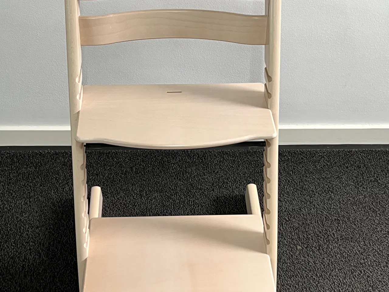 Billede 1 - Stokke    /   Trip_Trap højstol m udstyr