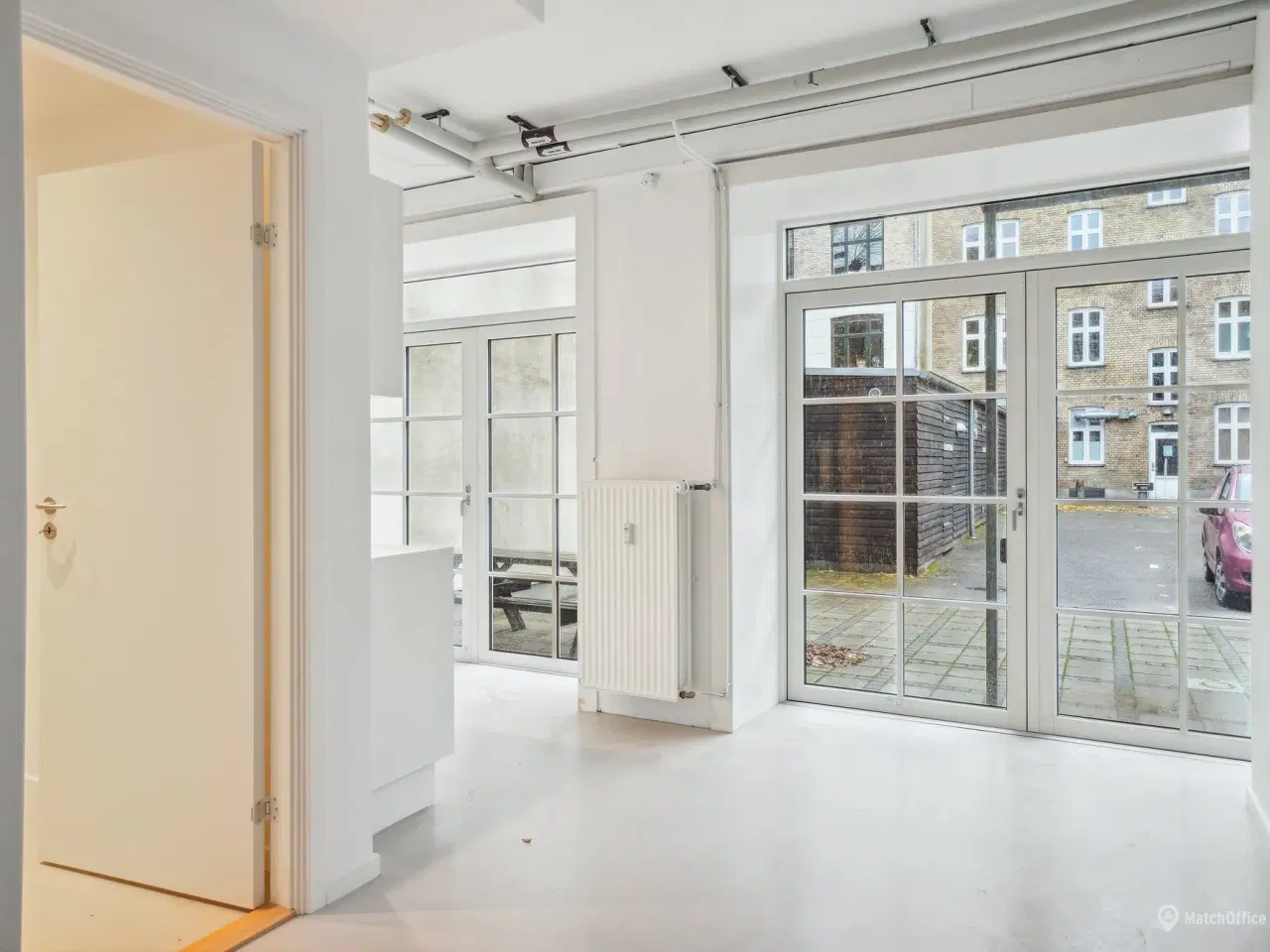 Billede 2 - Flot Kontor i stueplan i hyggelig baggaård