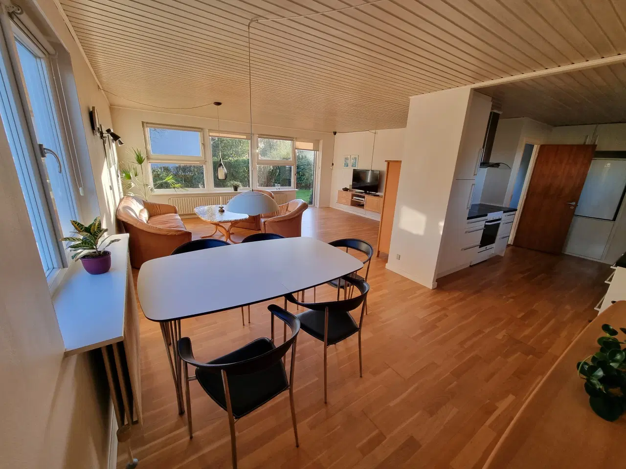 Billede 9 - Velholdt villa med stor garage og udestue.