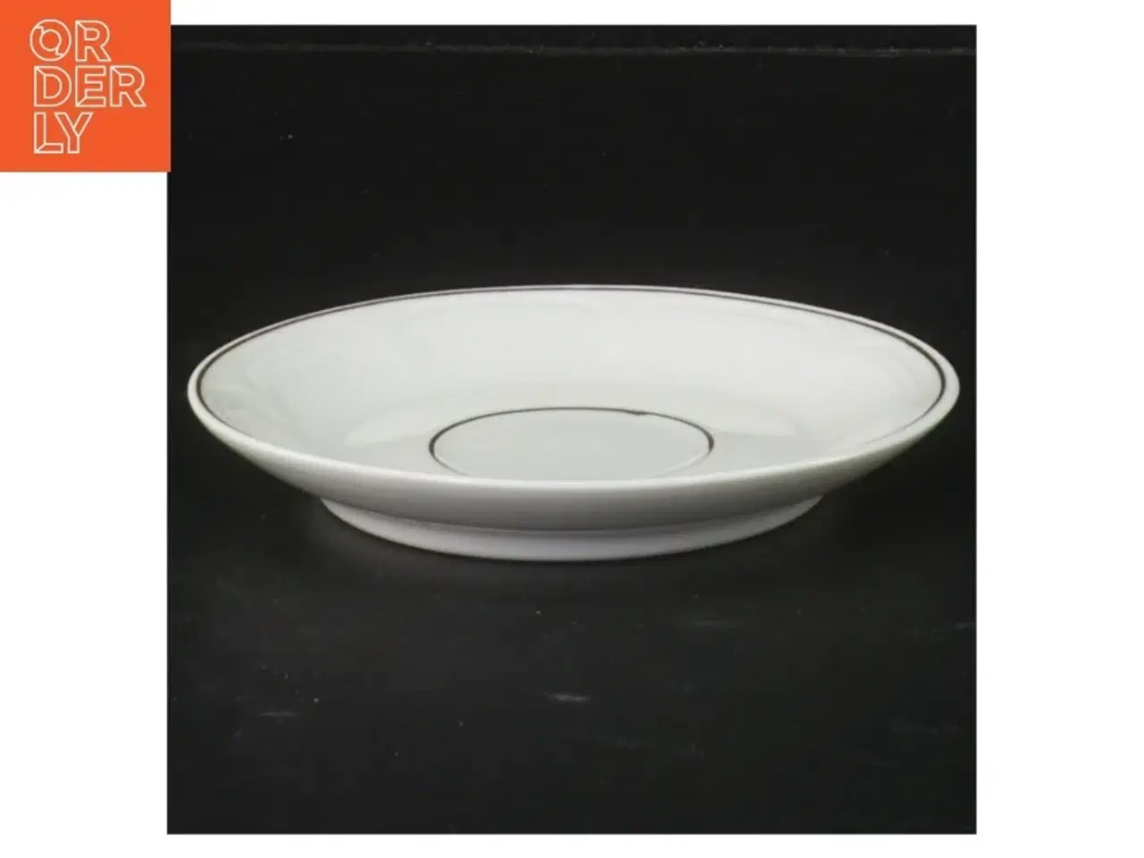 Billede 2 - Hvide under tallerkener (str. Ø. 11 cm. 4 styk)