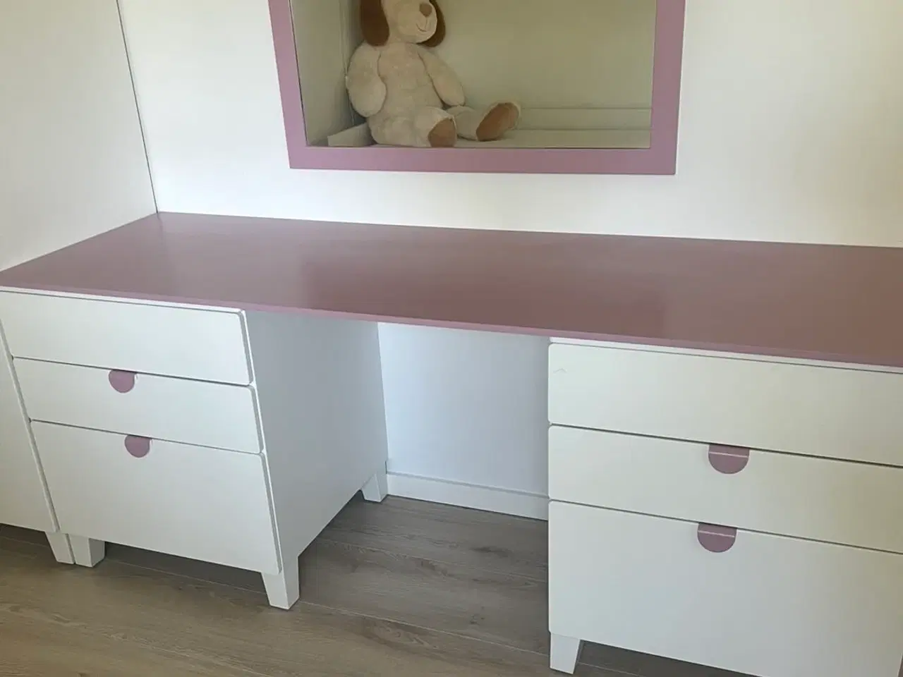 Billede 1 - Ikea skrivebord 