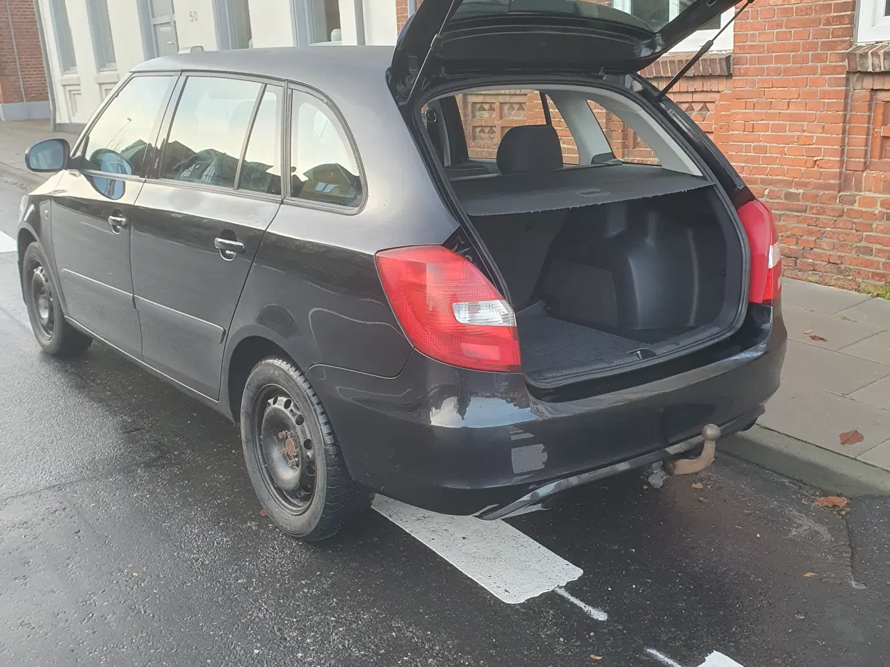 Billede 1 - Skoda 1, 4 benzin  træk 245100km 2008