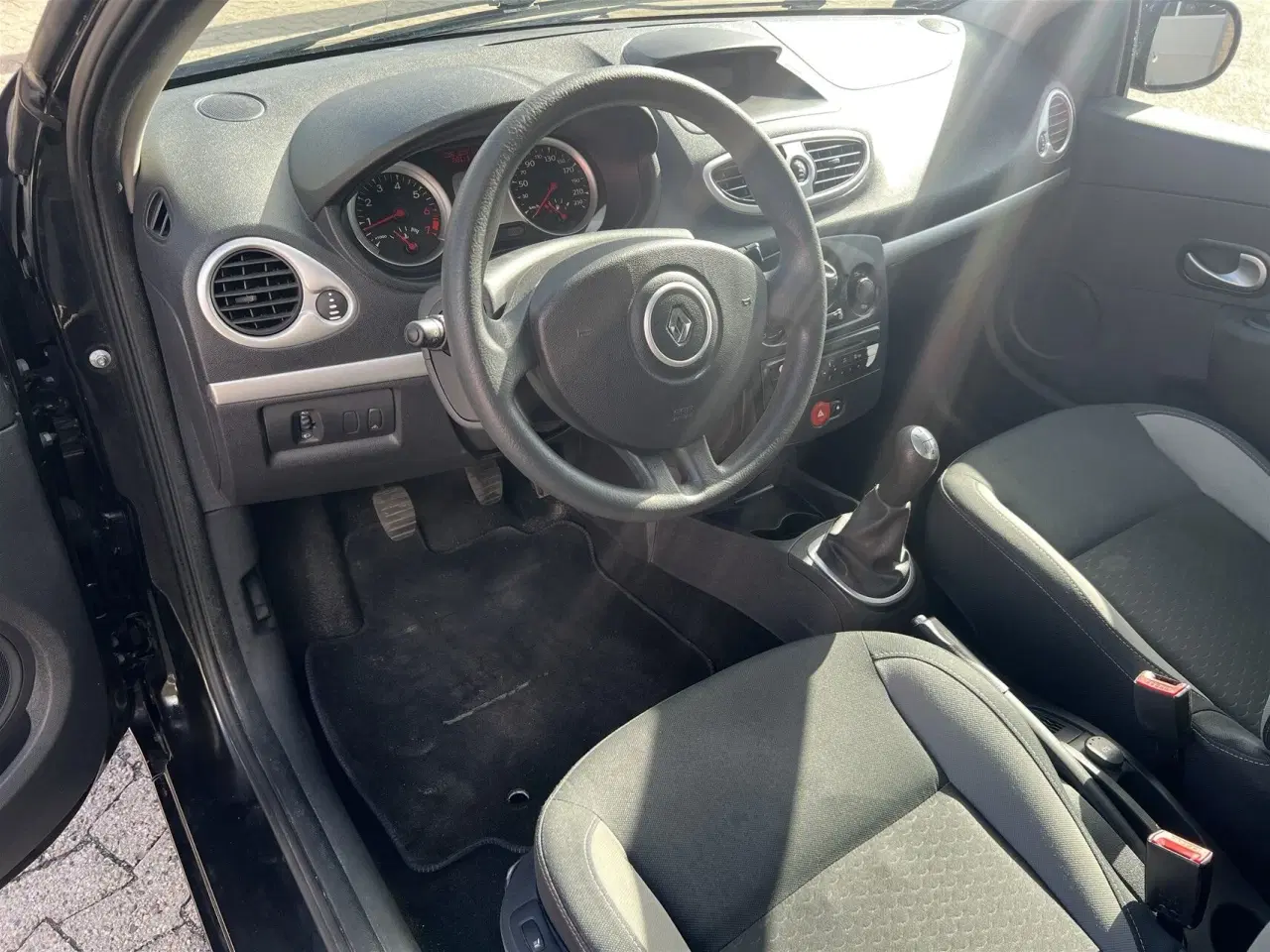 Billede 6 - Renault Clio 1,2 16V Authentique 75HK 3d