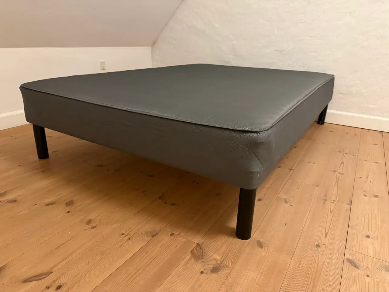 Billede 2 - Seng 140*200 cm (inkl. topmadras)