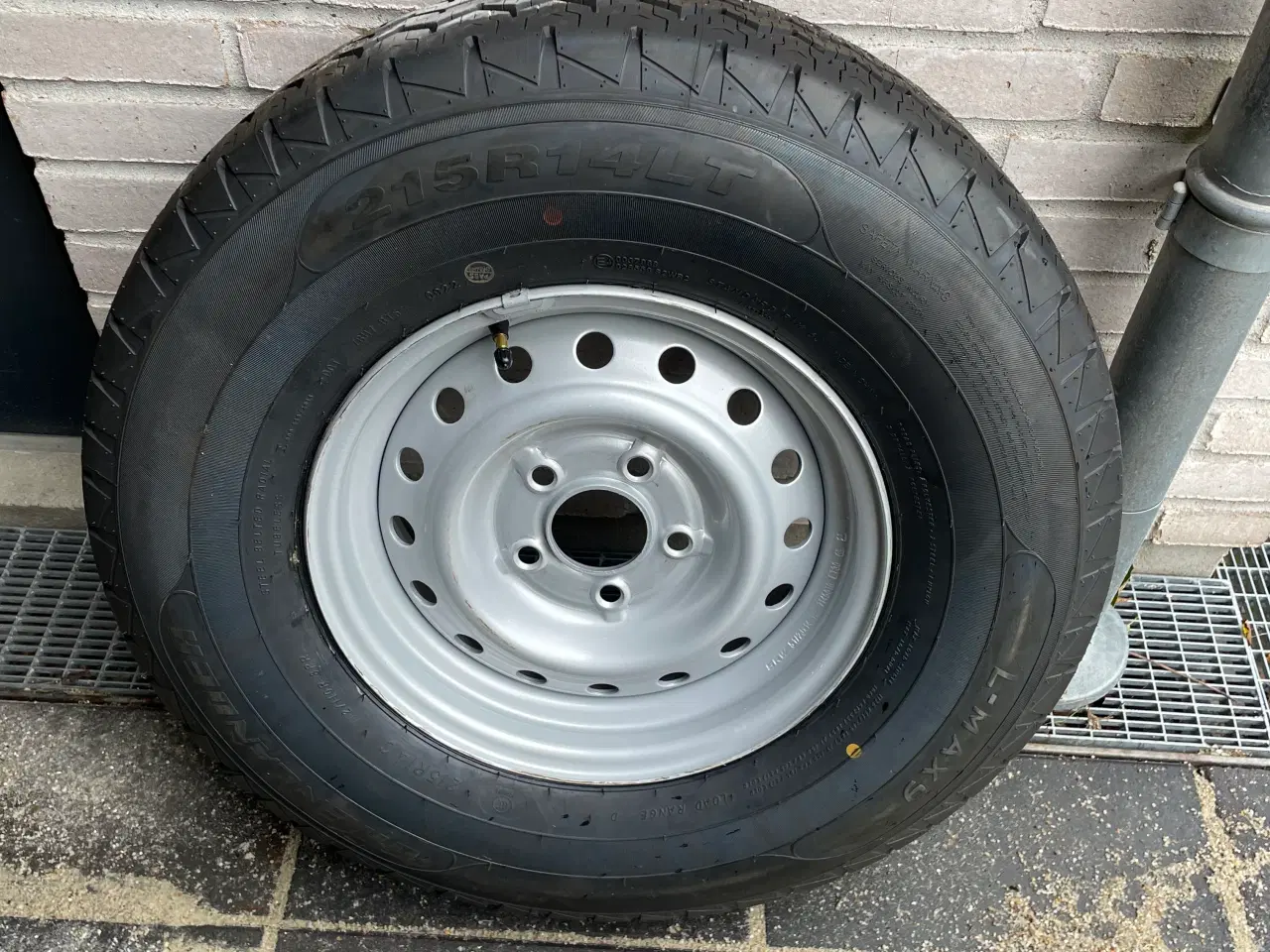 Billede 3 - Reserve hjul til campingvogn 215R14