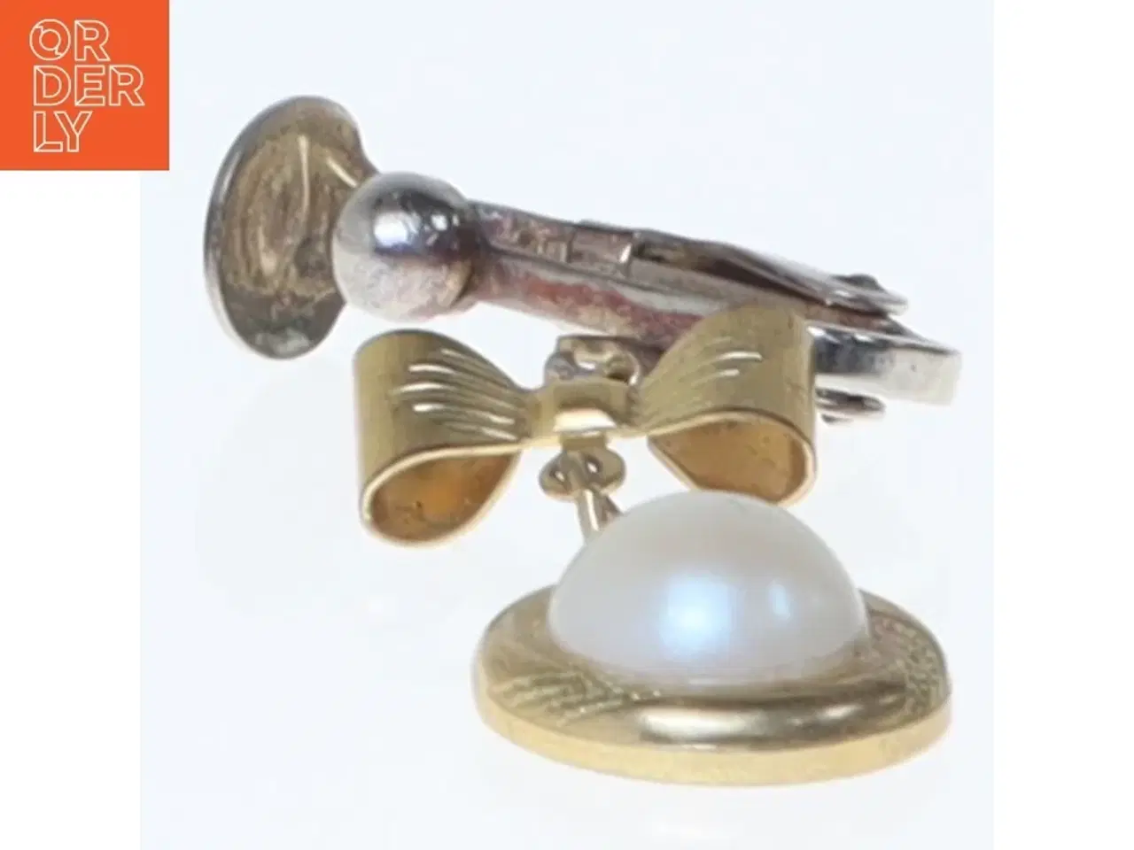 Billede 2 - Ørering med perle og sløjfe-design (str. 3 cm)