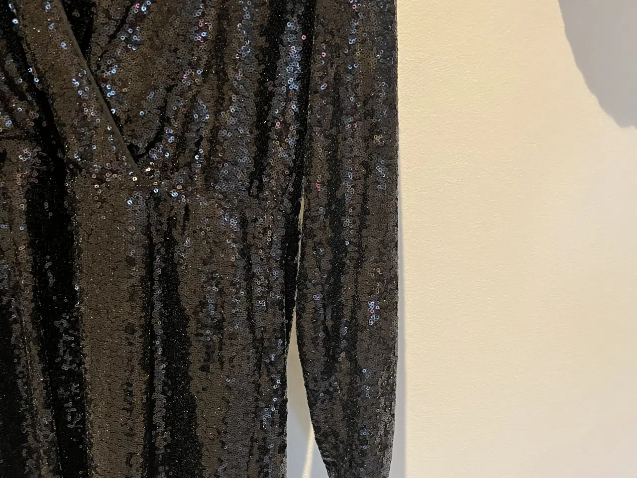 Billede 2 - Smuk paillet kjole