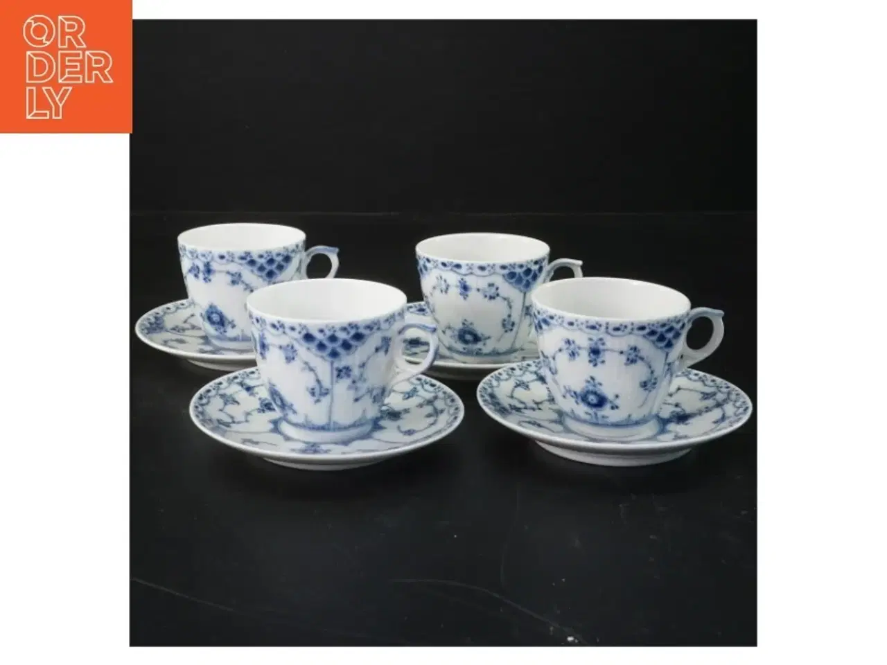 Billede 1 - Porcelæns kopper og tallerkener fra Royal Copenhagen (str. Kopper. ø. 6,5 cm. tallerkener. ø. 11,5 cm)
