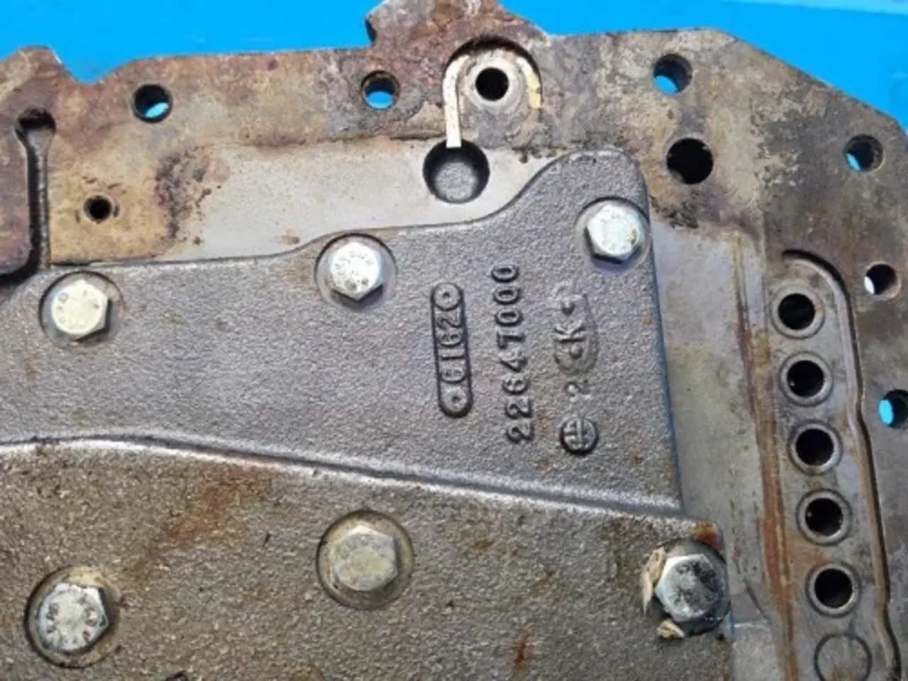 Billede 4 - Ford 8340 Dæksel F3NN7Z479