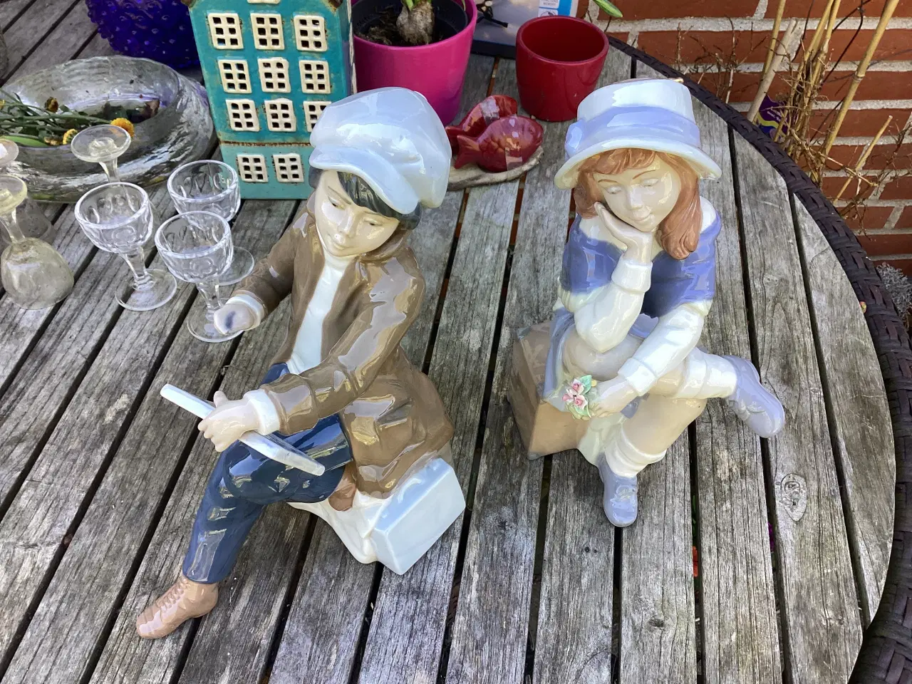 Billede 5 - Spansk fig Pige og dreng der maler hende