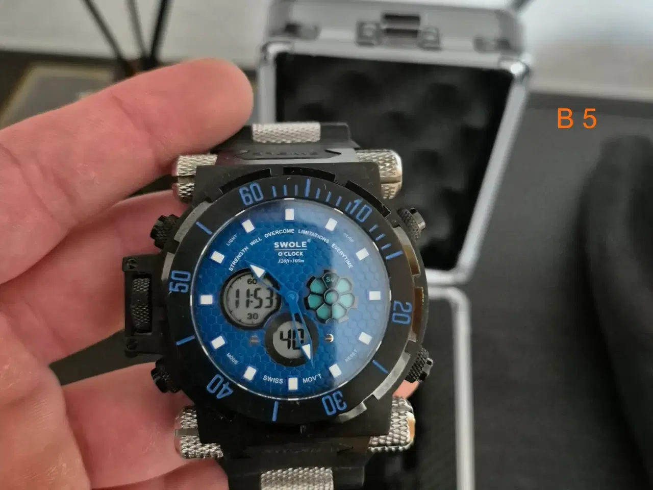 Billede 2 - SWOLE UR HELT NYT