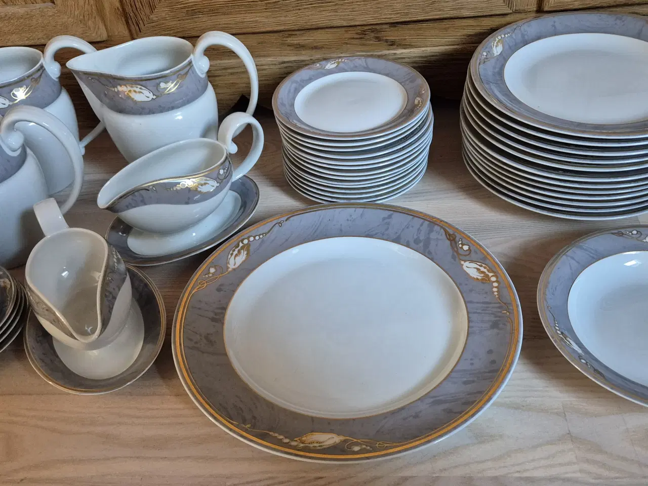 Billede 3 - Grå magnolia spise / kaffestel