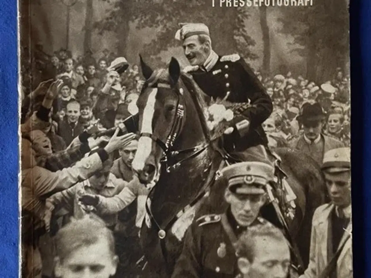 Billede 1 - Fyrretyve Aars - Dansk Kavalkade - Berlingske 1942 - Hæfte - Pæn