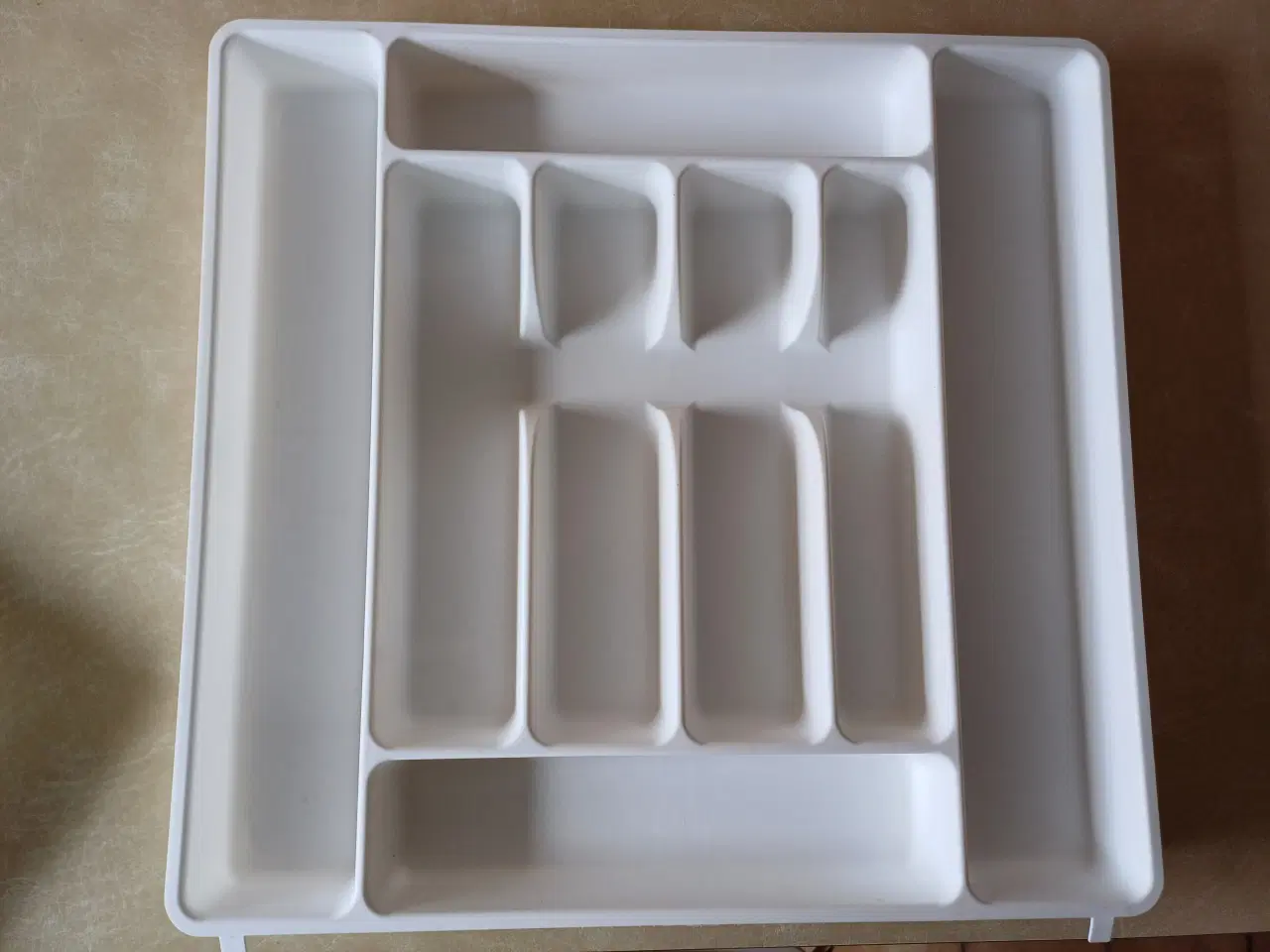 Billede 2 - Bestikbakker 2 stk. nye / ubrugte i hvid plast