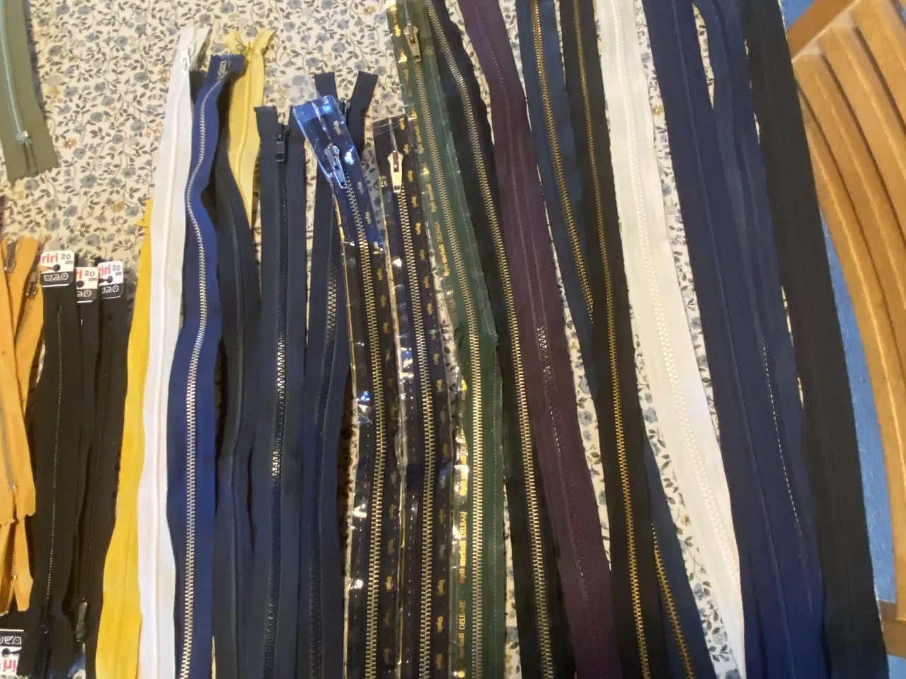 Billede 3 - 97 stk. Forskellige Lynlåse 