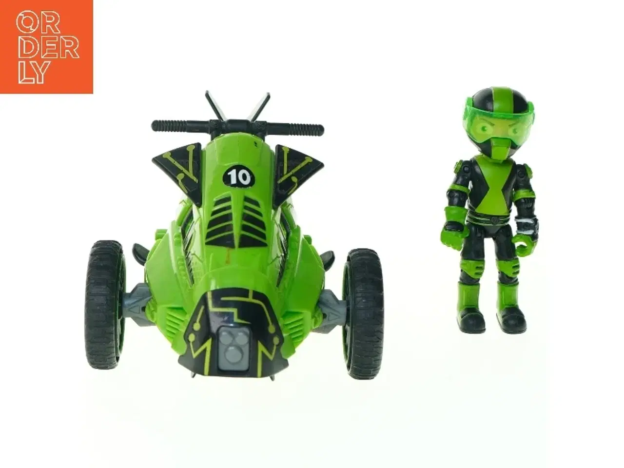 Billede 1 - Figur med køretøj (str. 20 x 10 cm)