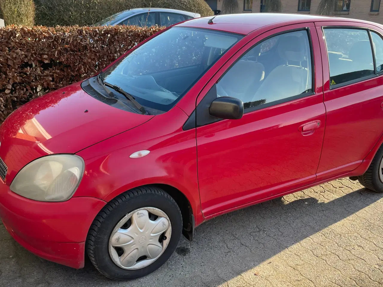 Billede 1 - Velholdt Toyota Yaris med automatgear sælges