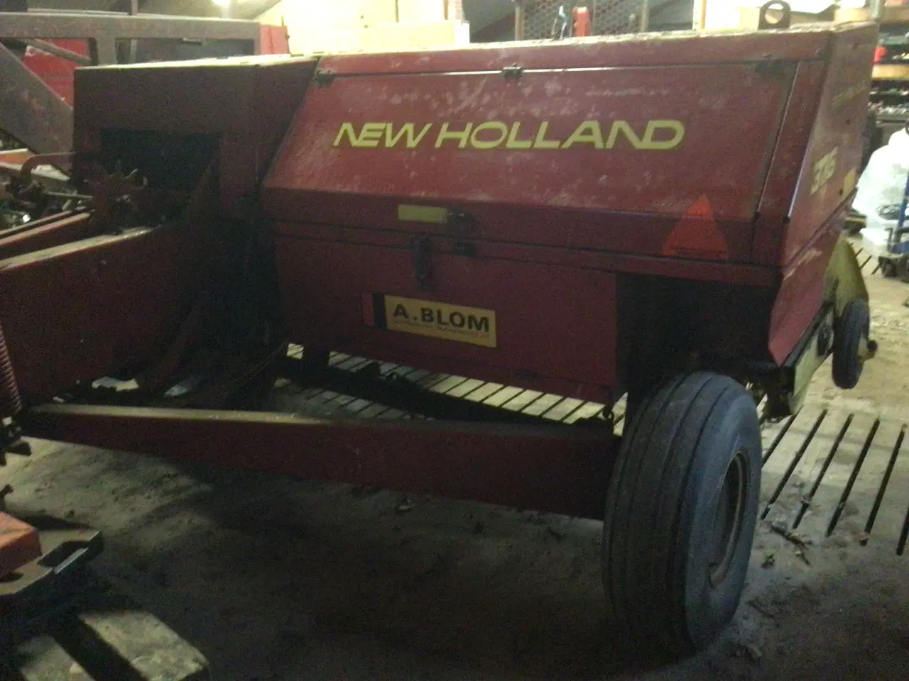 Billede 4 - Småballepresser, New Holland 376
