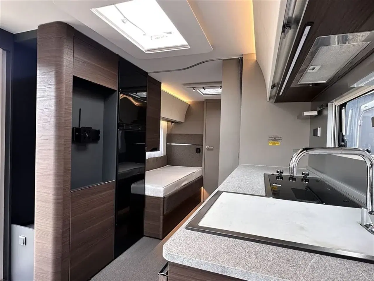 Billede 10 - 2022 - Adria Alpina 613 UT   Luksus vogn med enkelt senge.