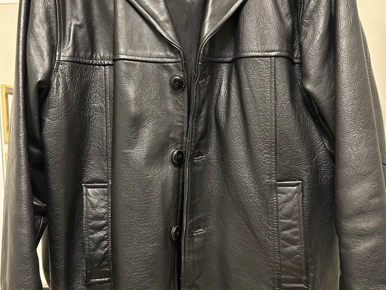 Billede 1 - Flot sort skindjakke, næsten som ny