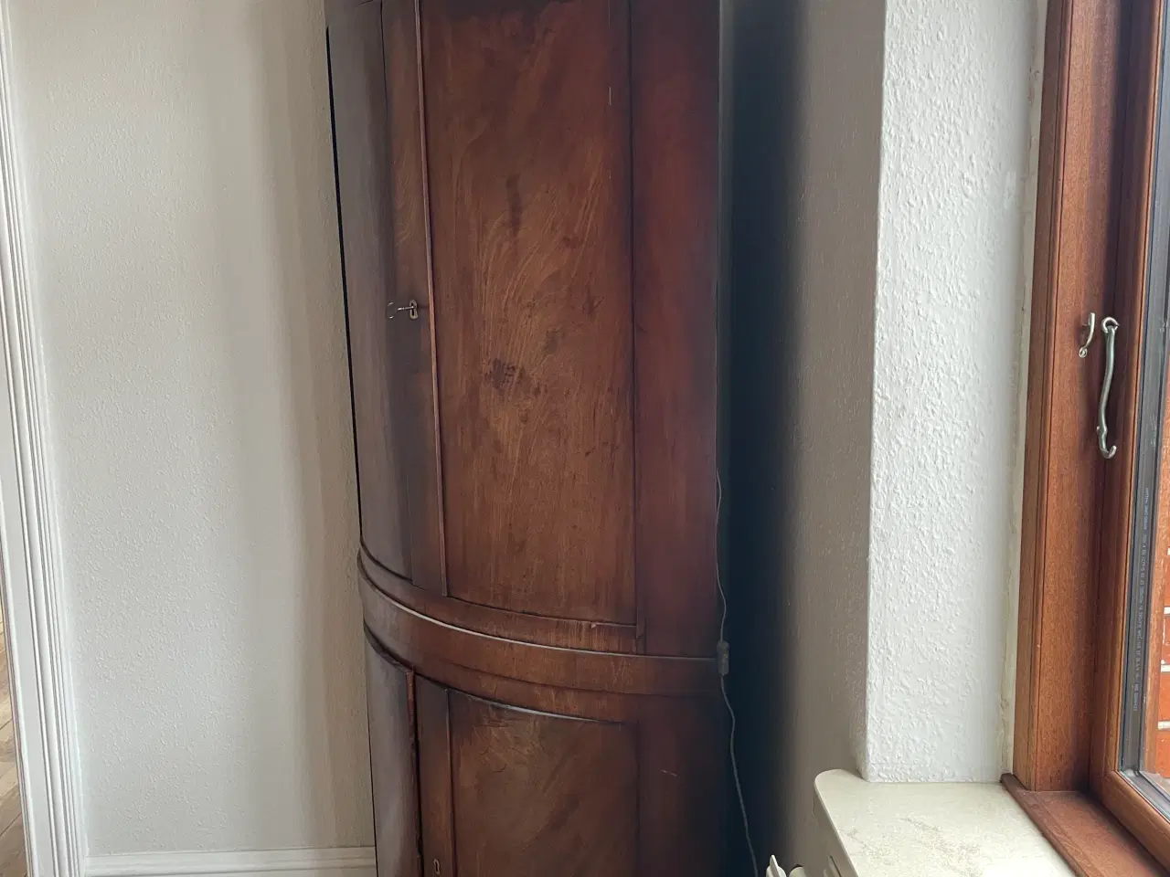 Billede 3 - Antik hjørneskab i mahogni