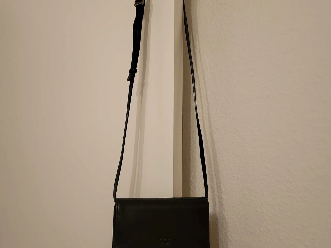 Billede 2 - Sort skuldertaske