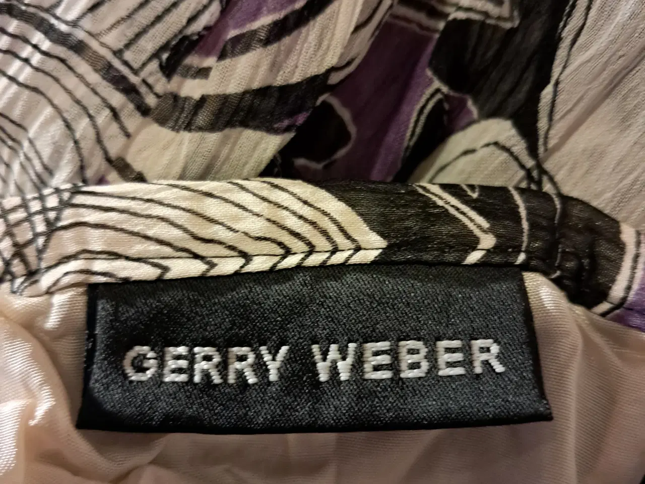 Billede 5 - Gerry Weber str. 36 nederdel