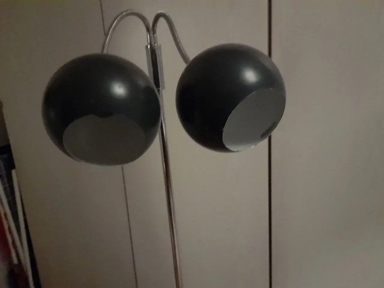 Billede 3 - Gulv Lampe med To pærer 