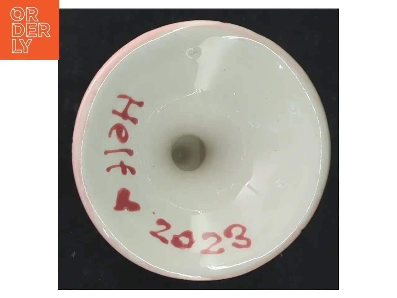 Billede 3 - Porcelænslysestage med blomstermotiv (str. 15 cm)