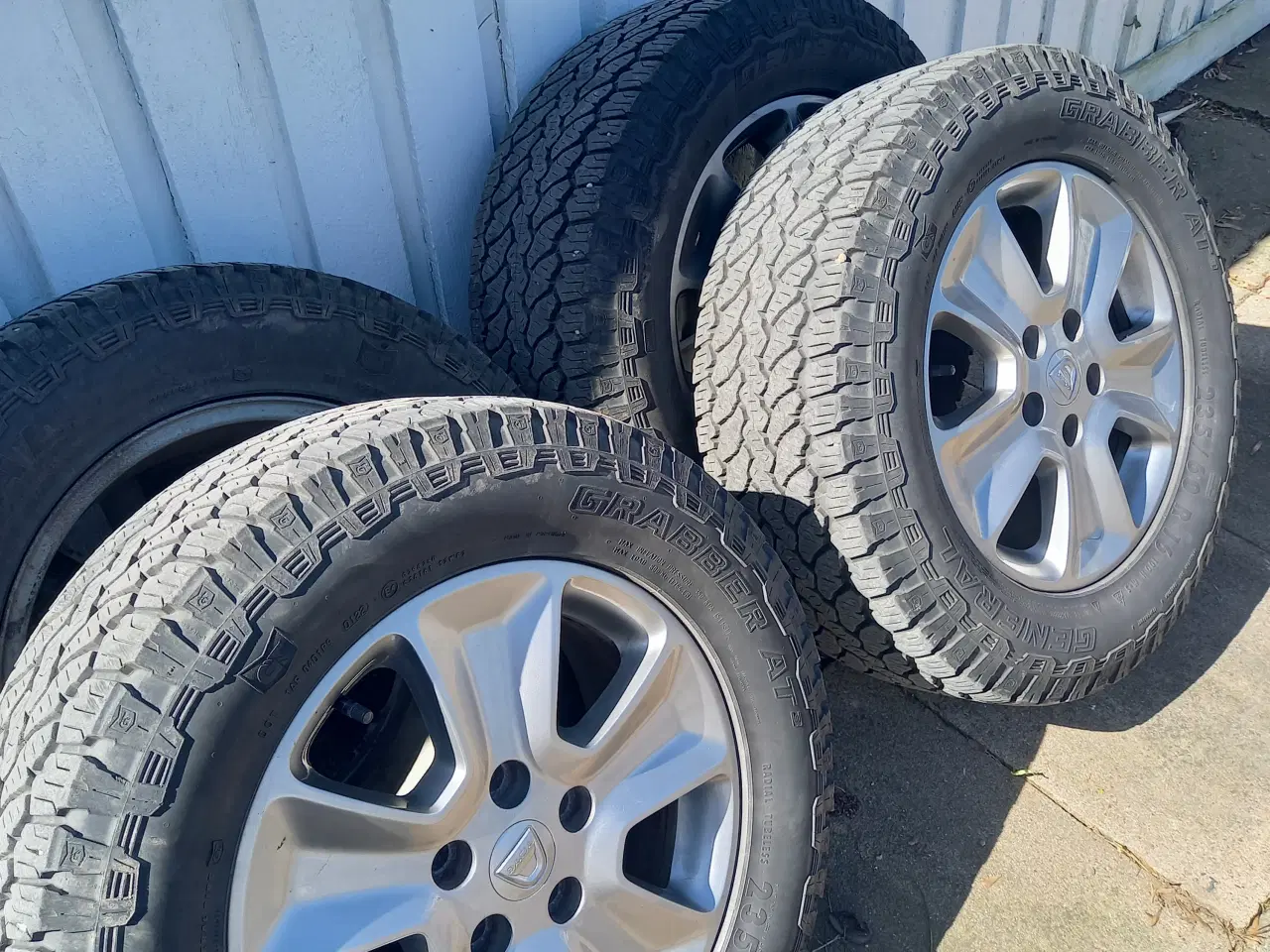 Billede 7 - meget fin Duster med 4x4