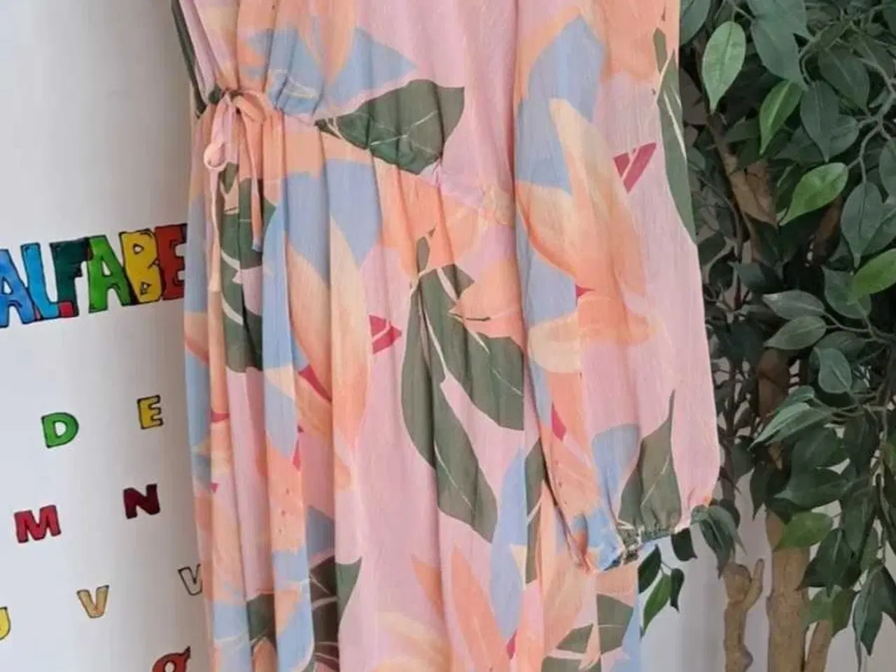 Billede 5 - Kjole. Rosemunde. Medium/38