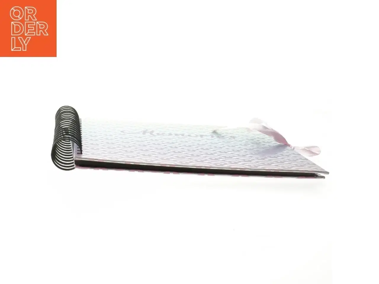 Billede 2 - Fotoalbum / scrapbog i pastelfarver med spiralbinding (str. 25x25 cm)