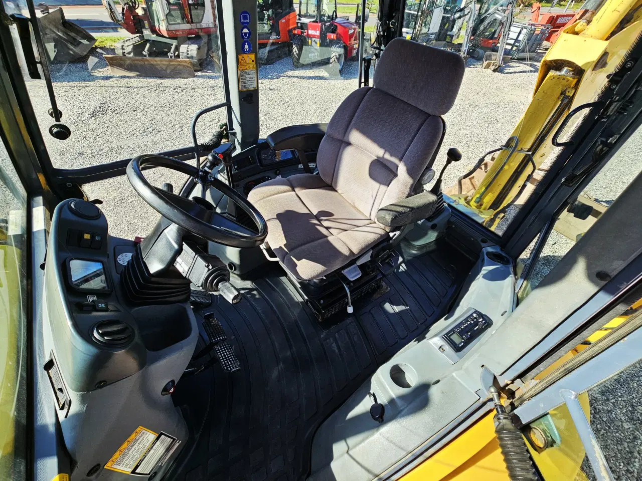 Billede 13 - New Holland LB115 / skovlsæt / udskud / 6700 timer