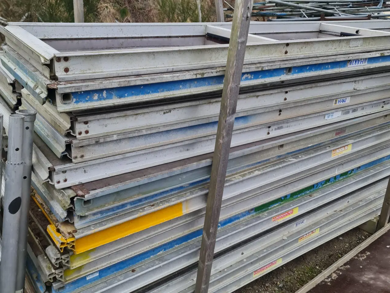 Billede 3 - Facadestillads sælges – komplet sæt + løsdele