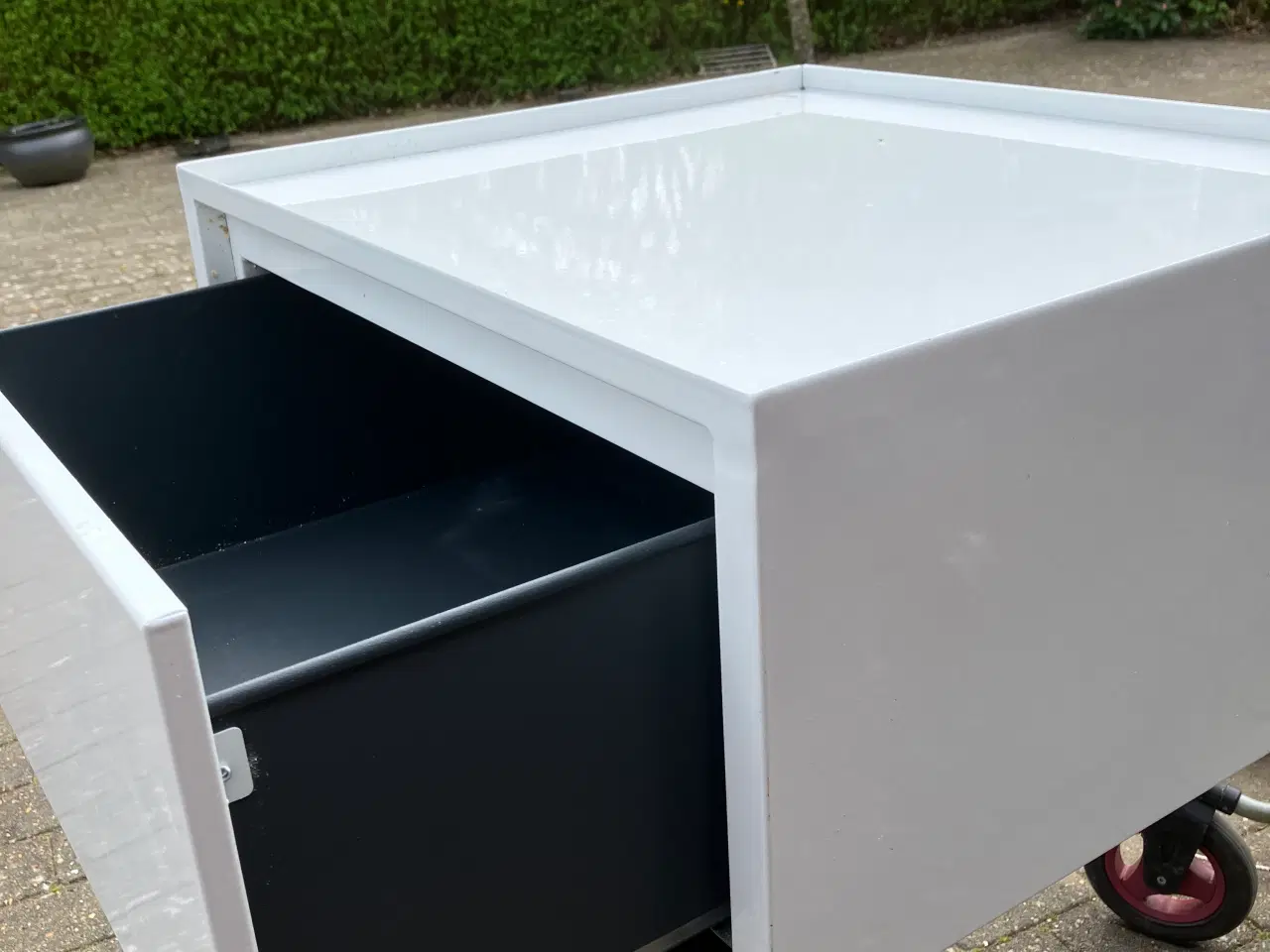 Billede 1 - Vaskemaskinesokkel med skuffe, 62 x56x32cm . 